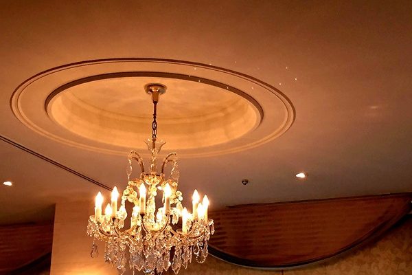 煌びやかな空間で過ごす時間と思わぬ贈り物