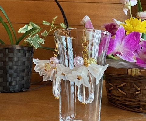 𝑾𝒉𝒊𝒕𝒆 𝑫𝒂𝒚の手作りピアス