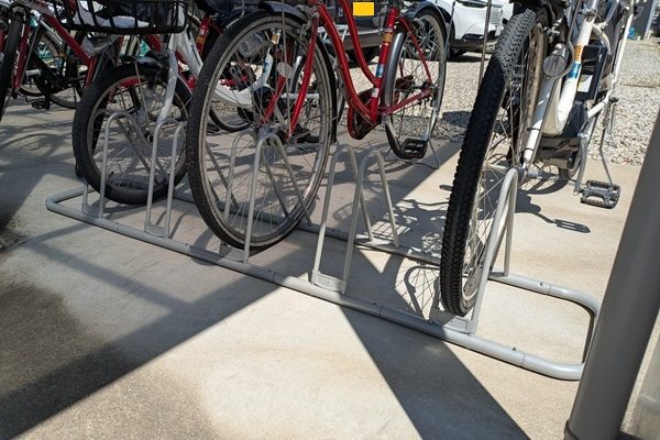 会社駐輪場の自転車スタンド設置