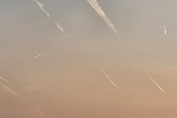 流れ星のような雲