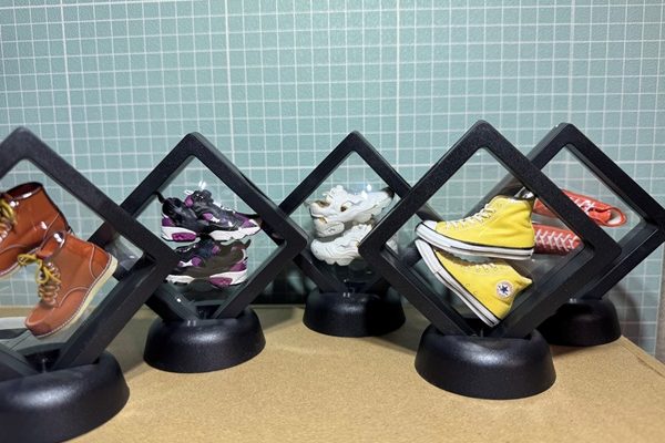 高いクオリティではまる！大人のスニーカーガチャ最前線