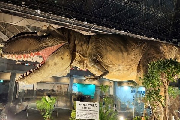 🦕巨大な恐竜が動く！？🦖