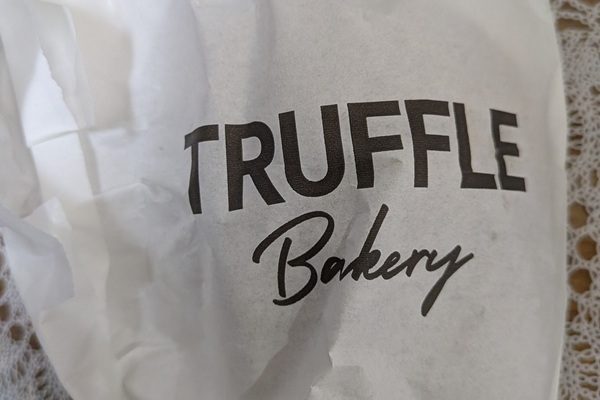 TRUFFLE BAKERYさんの白トリュフ塩パン